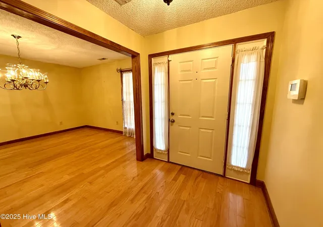 Photo 3 of Single family home for sale at 510 Robin Ln, Edenton, NC 27932 | MLS# 100535816 | Listing updated on 2026-09-24
