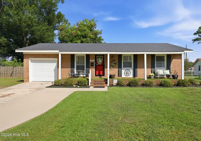 Homes for sale in Ayden, NC | 4114 Edgewood Dr, Ayden, NC 28513 | MLS# 100587541