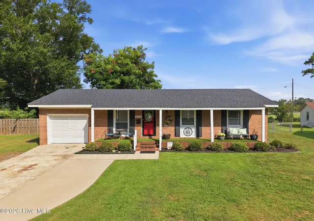 Homes for sale in Ayden, NC | 4114 Edgewood Dr, Ayden, NC 28513 | MLS# 100587541