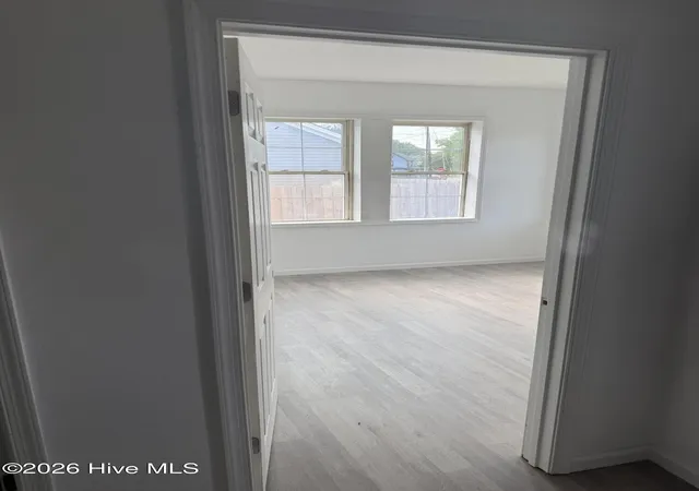 Photo 4 of Single family home for sale at 421 Perry St, Elizabeth City, NC 27909 | MLS# 100583759 | Listing updated on 2026-08-18