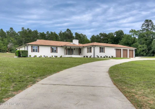 Photo 5 of Single family home for sale at 12 Mountain Laurel Dr, Aiken, SC 29801 | MLS# 100582429 | Listing updated on 2026-09-02