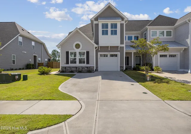 Photo 4 of Townhouse for sale at 7426 Springwater Dr, Wilmington, NC 28411 | MLS# 100580770 | Listing updated on 2026-08-30