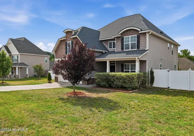 Photo 5 of Single family home for sale at 910 Highgrove Dr, Spring Lake, NC 28390 | MLS# 100591553 | Listing updated on 2026-08-18