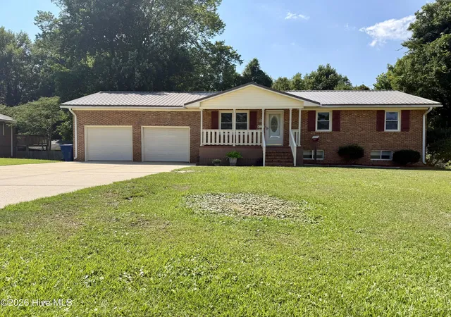 Photo 1 of Single family home for sale at 237 Hollywood Blvd, Havelock, NC 28532 | MLS# 100592888 | Listing updated on 2026-09-03