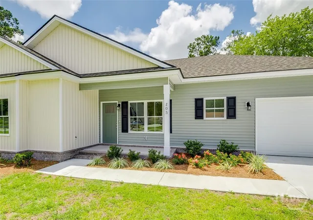 Photo 2 of Single family home for sale at 205 Melrose Pl, Rincon, GA 31326 | MLS# SA357167 | Listing updated on 2026-09-11
