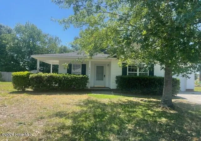 Photo 1 of Single family home for sale at 6902 Farrington Farms Dr, Wilmington, NC 28411 | MLS# 100575337 | Listing updated on 2026-08-24