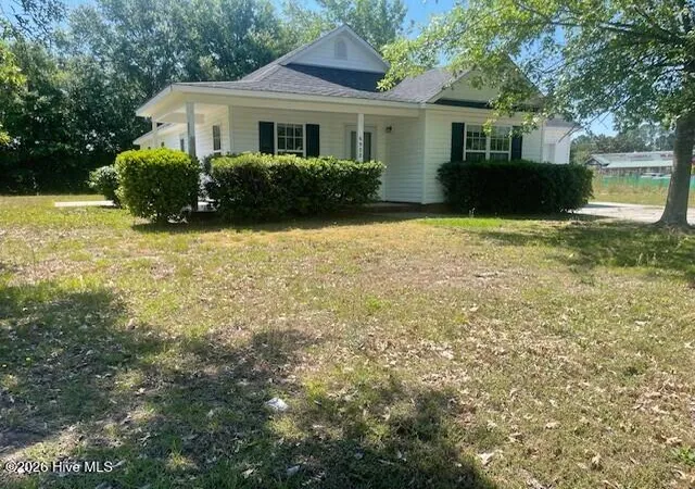 Photo 3 of Single family home for sale at 6902 Farrington Farms Dr, Wilmington, NC 28411 | MLS# 100575337 | Listing updated on 2026-08-24