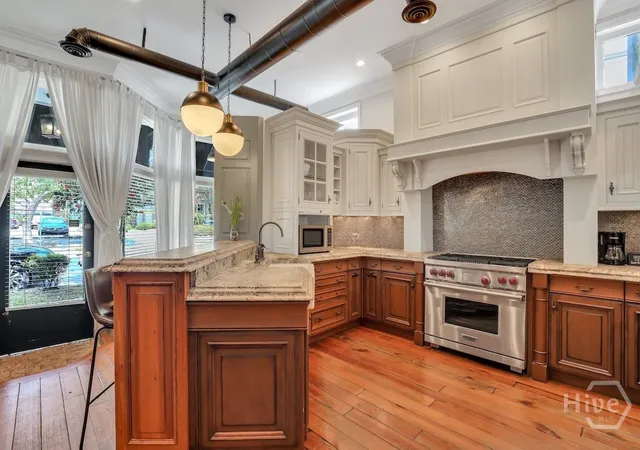 4th image of 1014 Abercorn St, Savannah, GA 31401 | MLS# SA345388
