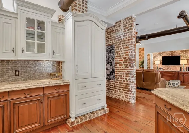 5th image of 1014 Abercorn St, Savannah, GA 31401 | MLS# SA345388