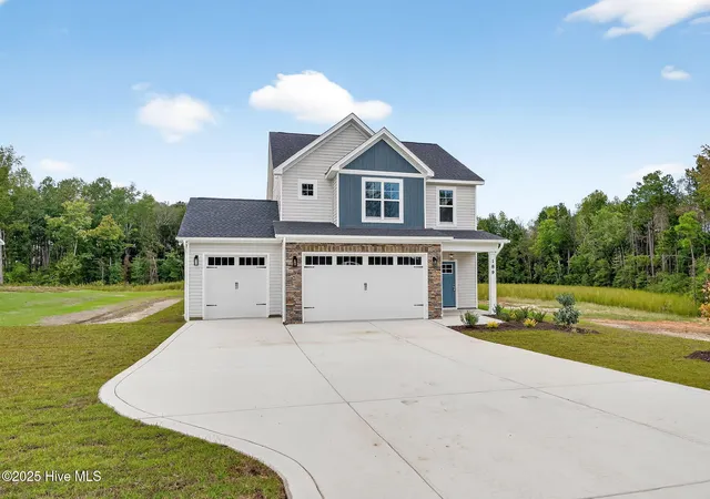 Photo 3 of Single family home for sale at 189 Boyce Ct, Sanford, NC 27332 | MLS# 100526330 | Listing updated on 2026-08-28