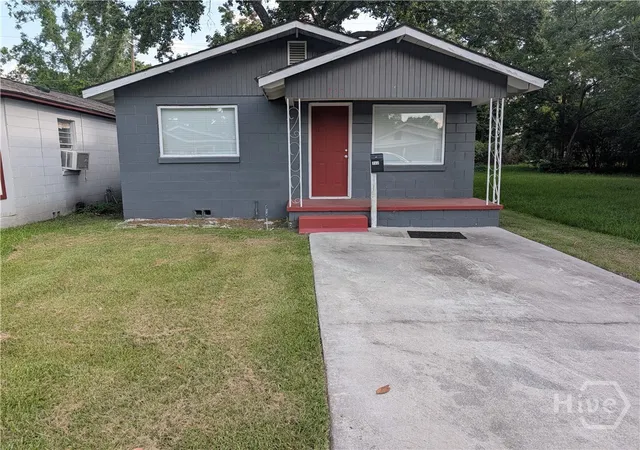 Homes for sale in Savannah, GA | 717 W 51st St, Savannah, GA 31405 | MLS# SA360055