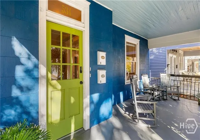 Photo 3 of Single family home for sale at 534 E Waldburg St, Savannah, GA 31401 | MLS# SA359512 | Listing updated on 2026-08-12