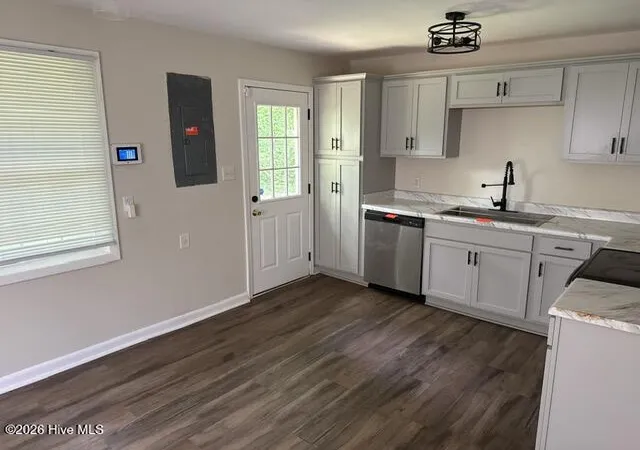 Photo 3 of Single family home for sale at 115 Kitt Dr, Jacksonville, NC 28540 | MLS# 100569881 | Listing updated on 2026-10-08