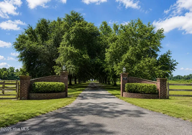 Homes for sale in Farmville, NC | 1760 Taylor Rd, Farmville, NC 27828 | MLS# 100583601