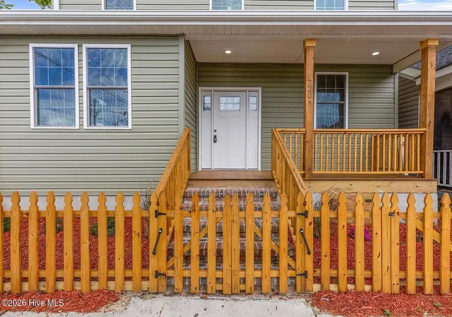 Homes for sale in Wilmington, NC | 720 Nun St, Wilmington, NC 28401 | MLS# 100569106