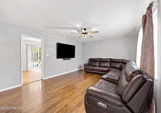 Photo 3 of Single family home for sale at 1700 Crescent Dr, Elizabeth City, NC 27909 | MLS# 100590920 | Listing updated on 2026-09-07