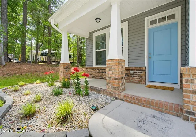 Photo 2 of Single family home for sale at 598 E L Ives Dr, Aberdeen, NC 28315 | MLS# 100579057 | Listing updated on 2026-08-18