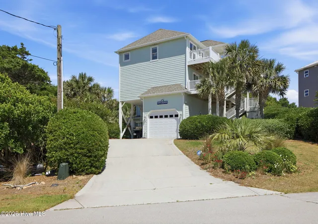Photo 3 of Single family home for sale at 102 Purdie Dr, Emerald Isle, NC 28594 | MLS# 100578486 | Listing updated on 2026-10-06