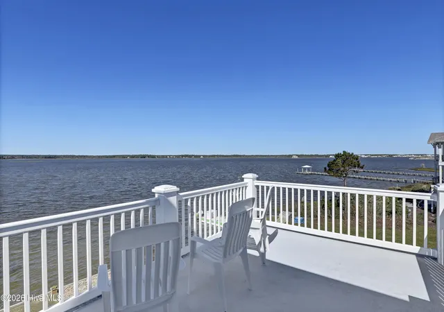 Homes for sale in North Topsail Beach, NC | 31 Osprey Dr, North Topsail Beach, NC 28460 | MLS# 100586425
