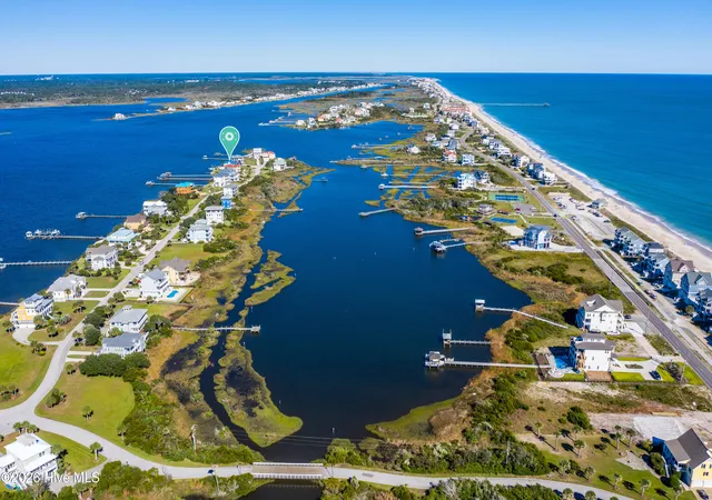 Photo 4 of Single family home for sale at 31 Osprey Dr, N Topsail Beach, NC 28460 | MLS# 100586425 | Listing updated on 2026-09-17