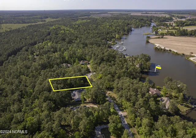 Photo 3 of Land for sale at 109 Spinnaker Point Rd N, Oriental, NC 28571 | MLS# 100541858 | Listing updated on 2026-03-01