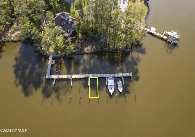 Photo 3 of Land for sale at 109 Spinnaker Point Rd N, Oriental, NC 28571 | MLS# 100541858 | Listing updated on 2026-03-01