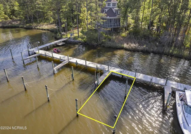 Photo 4 of Land for sale at 109 Spinnaker Point Rd N, Oriental, NC 28571 | MLS# 100541858 | Listing updated on 2026-03-01