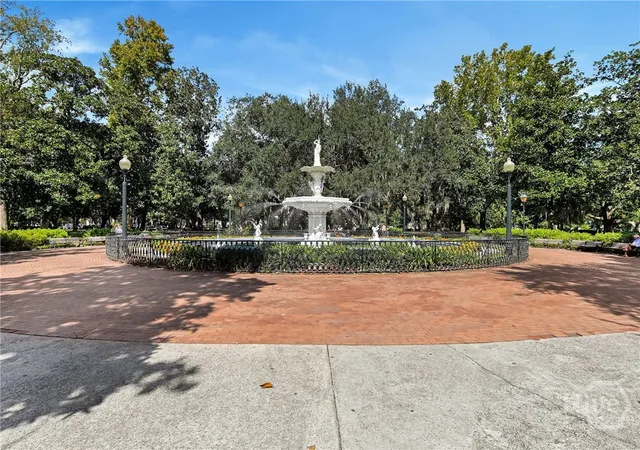 2nd image of 121 W Park Ave, Savannah, GA 31401