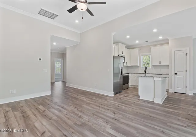 Photo 4 of Single family home for sale at 136 Cmns View Dr, Hampstead, NC 28443 | MLS# 100596384 | Listing updated on 2026-08-18