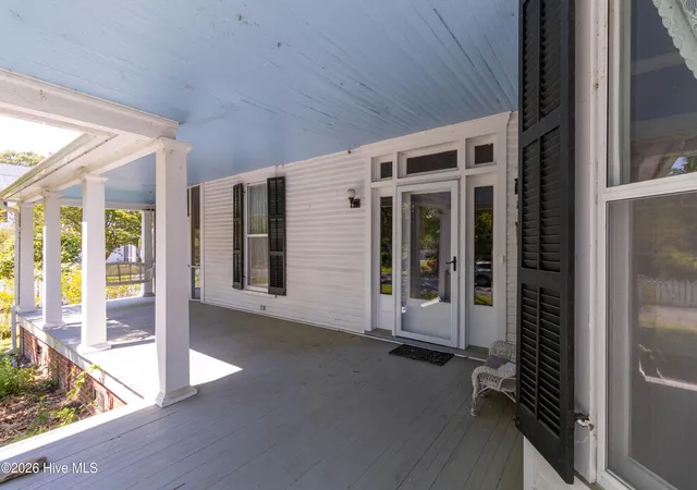 Photo 4 of Single family home for sale at 105 N Granville St, Edenton, NC 27932 | MLS# 100573395 | Listing updated on 2026-10-07