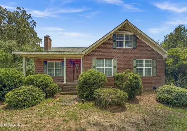 Homes for sale in Elizabethtown, NC | 1726 Us 701 Hwy, Elizabethtown, NC 28337 | MLS# 100583901