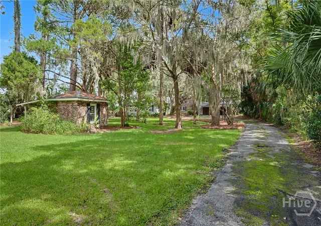 Photo 4 of Single family home for sale at 1316 Walthour Rd, Savannah, GA 31410 | MLS# SA362162 | Listing updated on 2026-09-16
