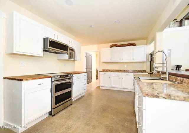 Photo 4 of Single family home for sale at 281 Shipyard Rd, Hertford, NC 27944 | MLS# 100570078 | Listing updated on 2026-09-09