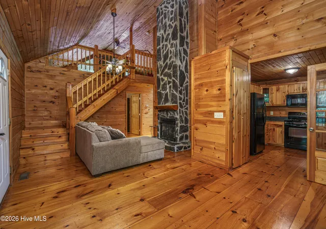 Photo 5 of Single family home for sale at 211 Red Oak Forest Ln, Murphy, NC 28906 | MLS# 100582219 | Listing updated on 2026-08-18