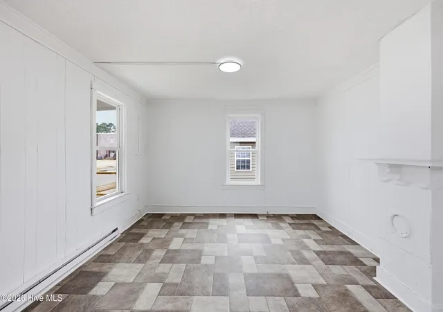 Photo 3 of Single family home for sale at 200 Queen St, Elizabeth City, NC 27909 | MLS# 100556016 | Listing updated on 2026-09-18