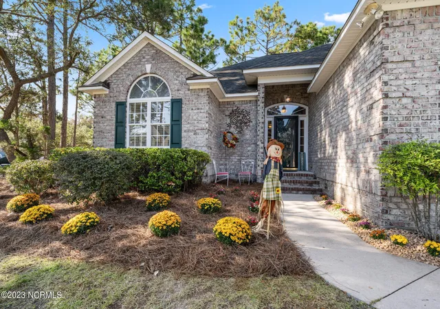 Photo 3 of Single family home for sale at 4103 Lark Bunting Ct SE, Southport, NC 28461 | MLS# 100591339 | Listing updated on 2026-09-01