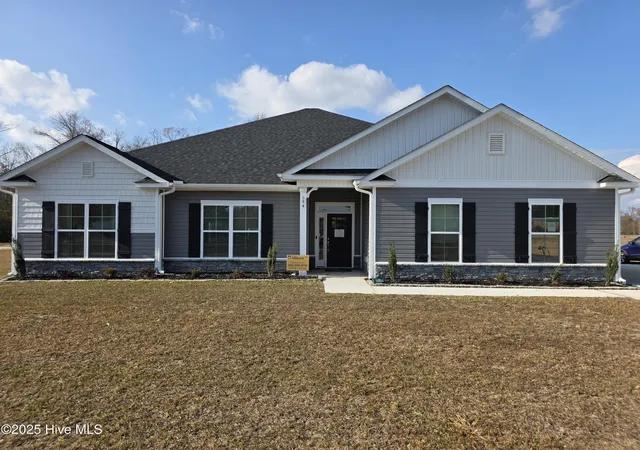 Photo 1 of Single family home for sale at 194 Poker House Rd, Grimesland, NC 27837 | MLS# 100542611 | Listing updated on 2026-08-31