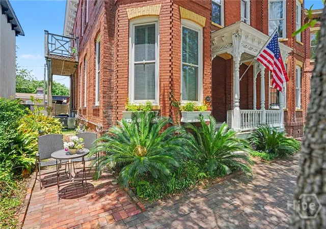 Photo 2 of Single family home for sale at 615 Tattnall St, Savannah, GA 31401 | MLS# SA361998 | Listing updated on 2026-08-16
