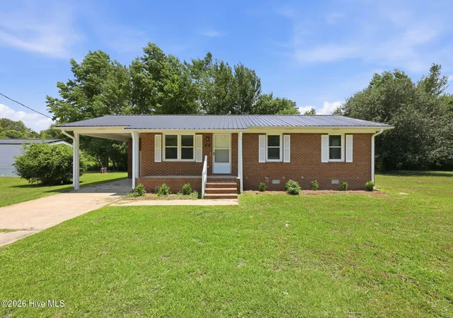 2nd image of 101 N Water St, Bayboro, NC 28515 | MLS# 100584464