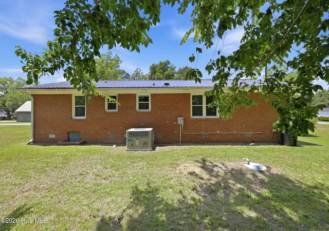 3rd image of 101 N Water St, Bayboro, NC 28515 | MLS# 100584464