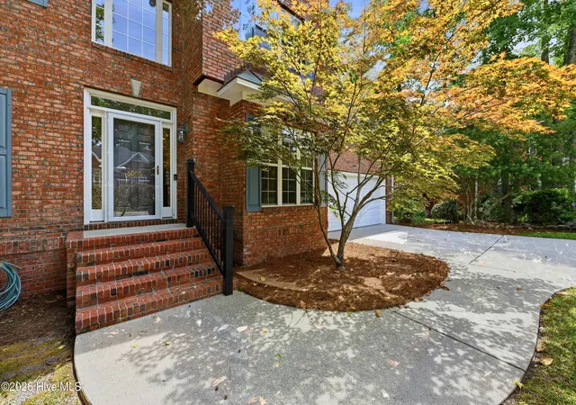 Photo 3 of Single family home for sale at 6006 Forest Crk Cir, Wilmington, NC 28403 | MLS# 100581157 | Listing updated on 2026-08-18