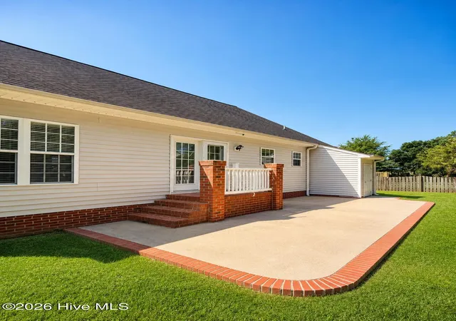 Photo 2 of Single family home for sale at 1108 Quarterpath Dr, Winterville, NC 28590 | MLS# 100589817 | Listing updated on 2026-09-18
