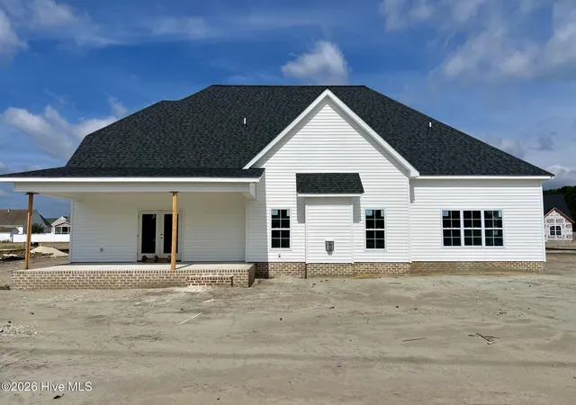 Photo 3 of Single family home for sale at 3024 Camille Dr, Winterville, NC 28590 | MLS# 100582673 | Listing updated on 2026-08-18