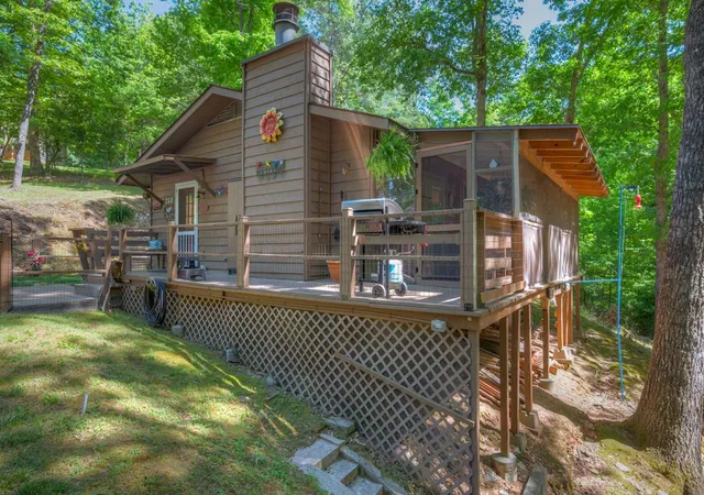 Photo 3 of Single family home for sale at 256 Woods Dr, Murphy, NC 28906 | MLS# 98544605 | Listing updated on 2026-08-18