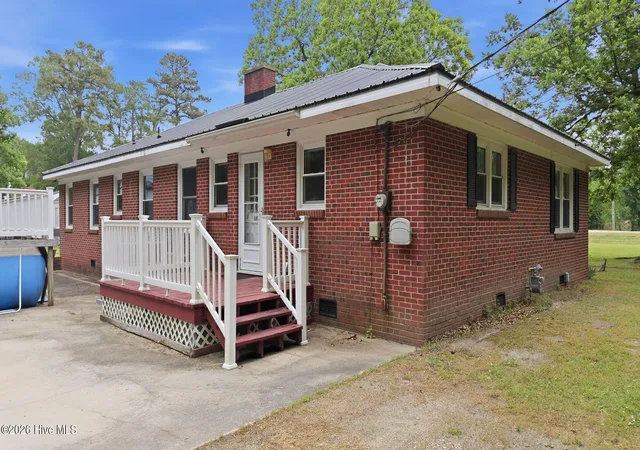 Photo 4 of Single family home for sale at 1050 Springfield Rd, Rocky Mount, NC 27801 | MLS# 100571427 | Listing updated on 2026-08-28