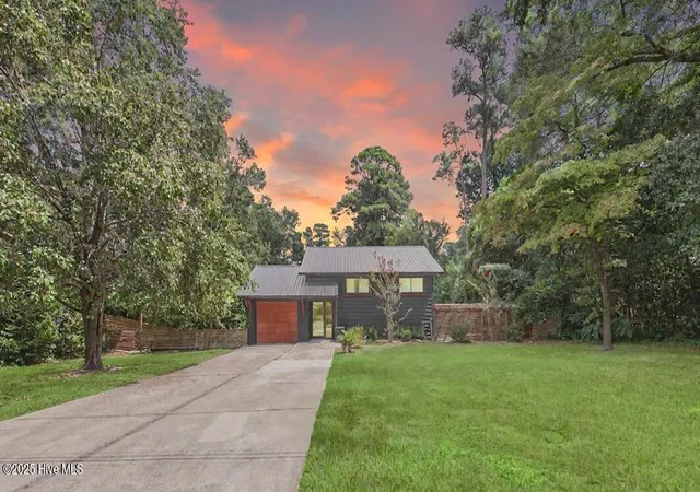 Photo 1 of Single family home for sale at 627 Jennings Dr, Wilmington, NC 28403 | MLS# 100527565 | Listing updated on 2026-09-01