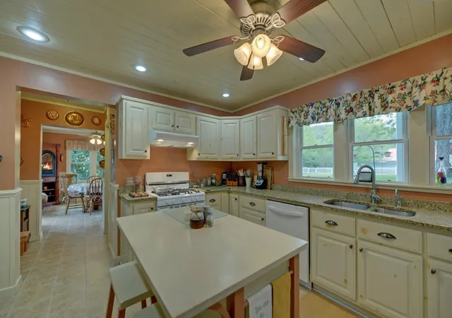 Photo 4 of Single family home for sale at 1082 Valley River Ave, Murphy, NC 28906 | MLS# 98544580 | Listing updated on 2026-08-18