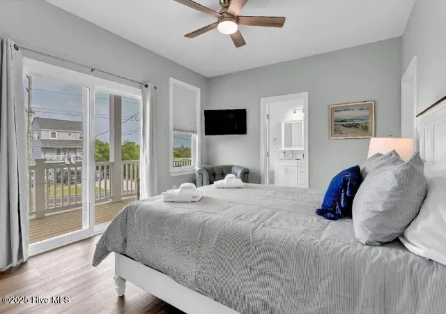 Photo 4 of Townhouse for sale at 822 S Topsail Dr #A, Surf City, NC 28445 | MLS# 100590315 | Listing updated on 2026-09-30