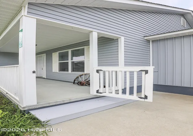 Photo 2 of Single family home for sale at 122 Buckskin Dr, Pollocksville, NC 28573 | MLS# 100591320 | Listing updated on 2026-10-07