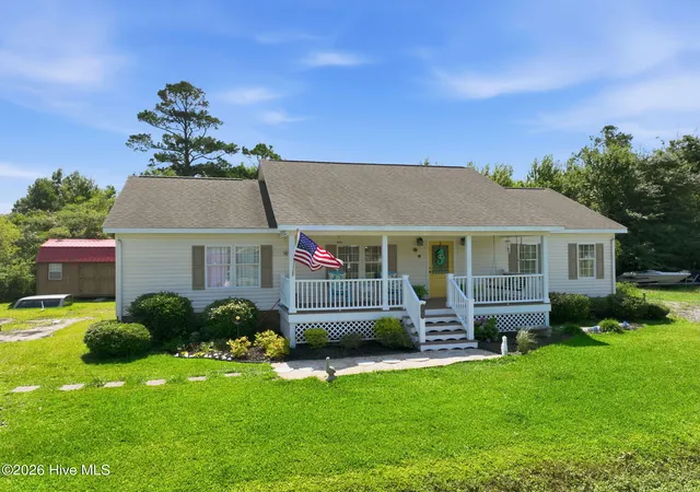 2nd image of 202 Willis Dr, Harkers Island, NC 28531 | MLS# 100585807